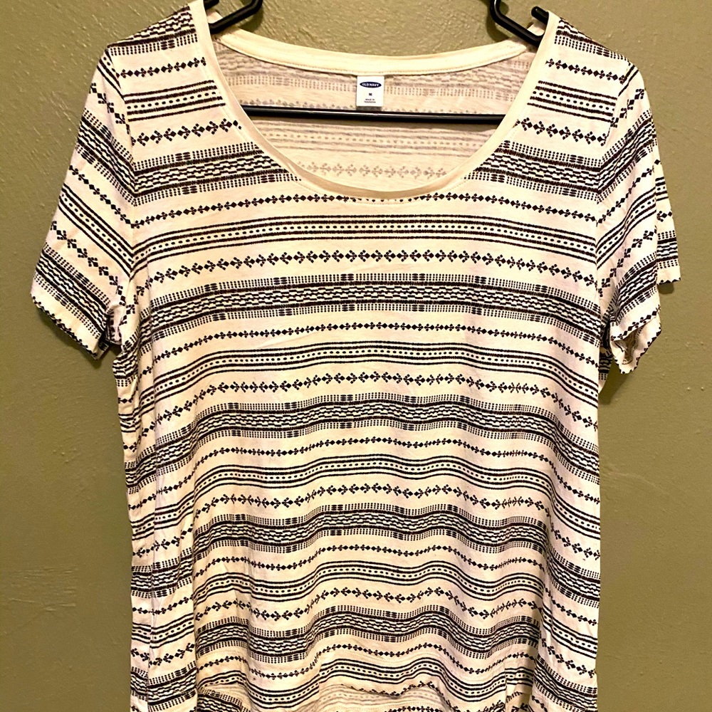 Old navy T-shirt